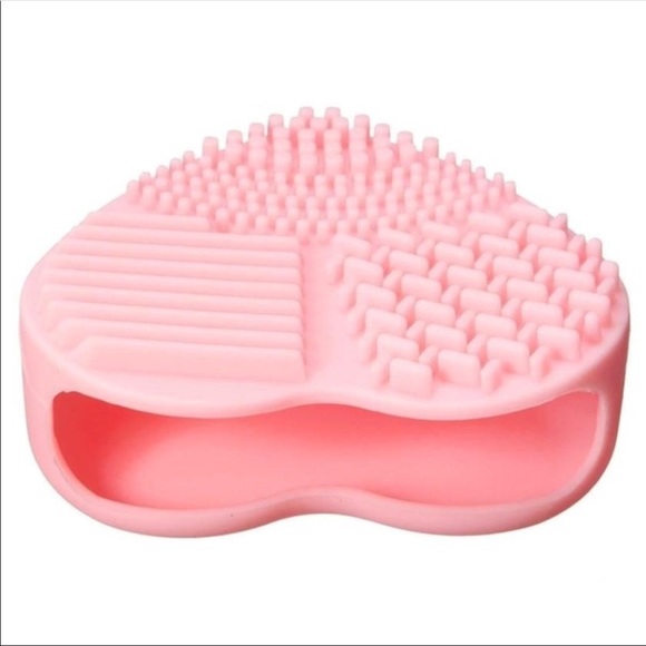 Silicone make up brush cleaner in fushia pink ! - Picture 4 of 7